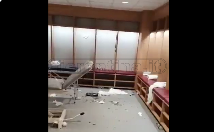 Fiorentina, dopo la sfida con gli Hearts spogliatoio lasciato in pessime condizioni (VIDEO)